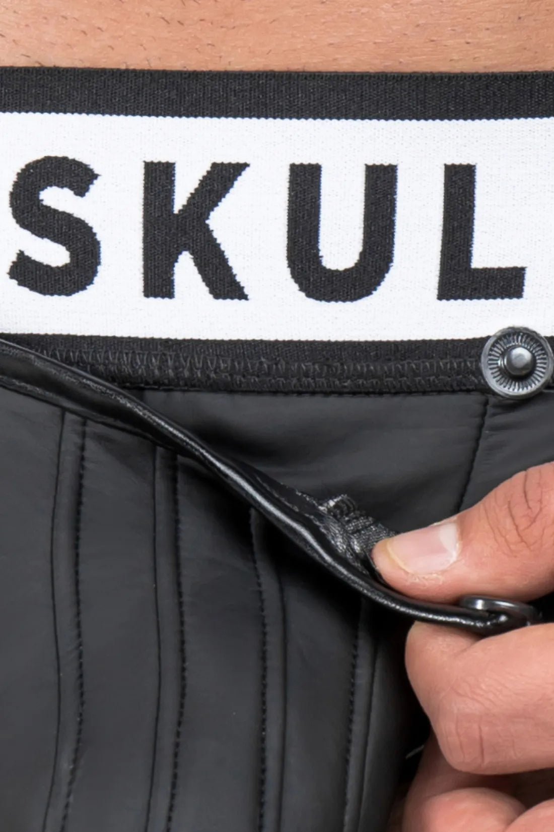 Armored. Rubber look Briefs. Detachable pouch. Open rear. Black - Maskulo - MBR107-Y5 - Maskulo EU Global Online Store