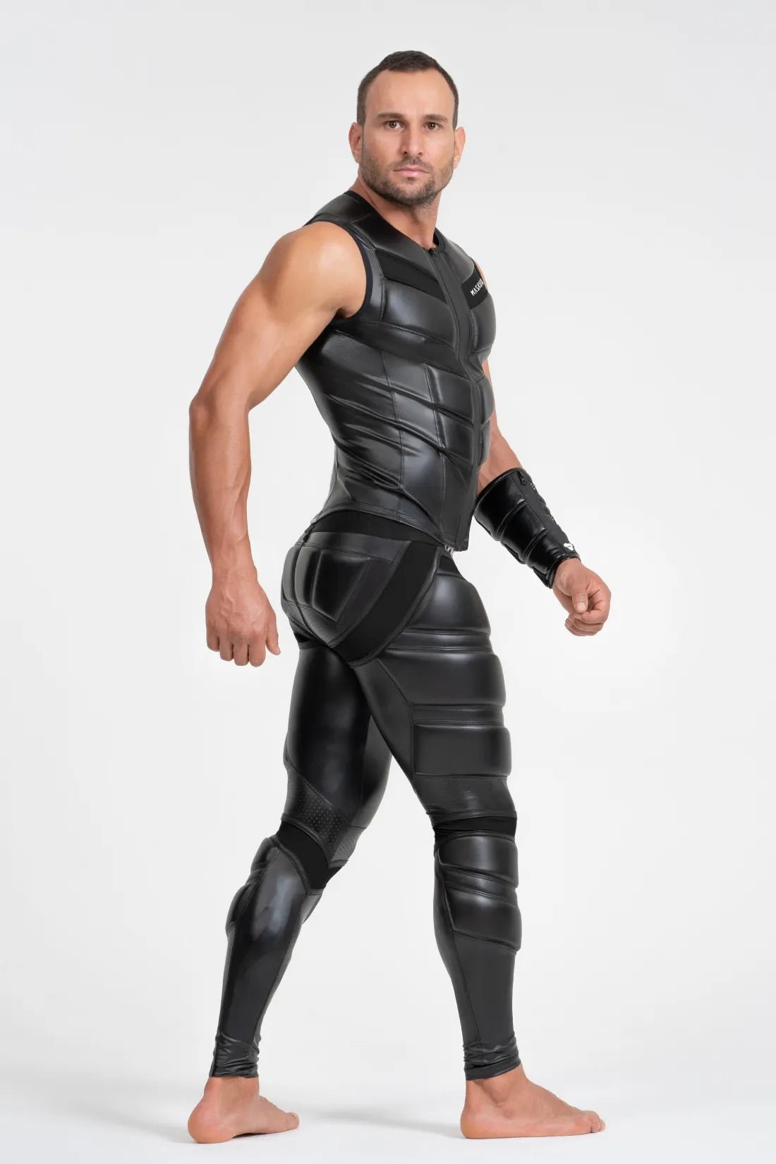 Black leggings by Maskulo with a "big bulge" design, ideal for adults. Comfortable and durable apparel from the Maskulo Global (EU) online store.