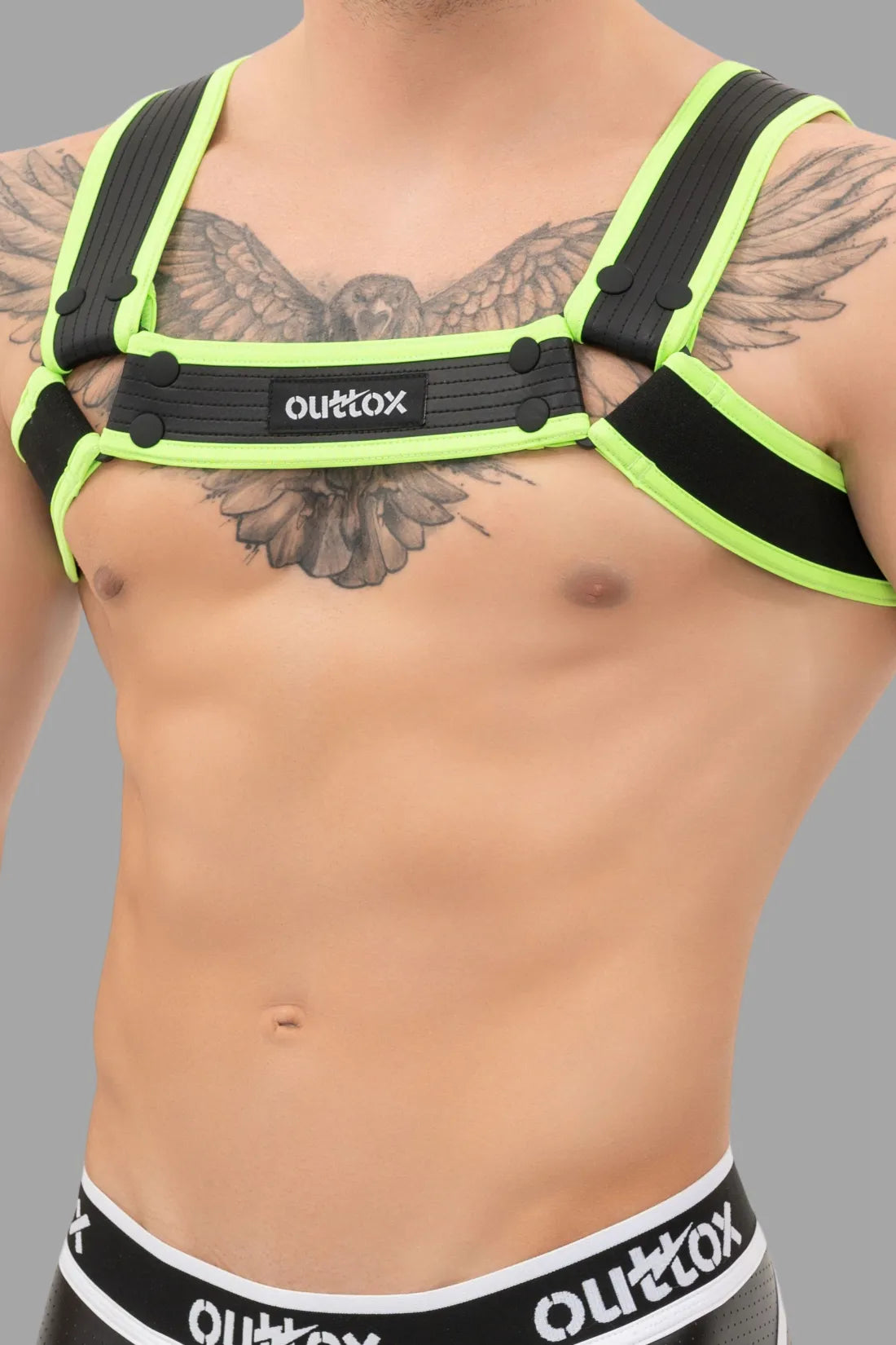 Outtox. Arnés Bulldog con broches. Negro+Verde &