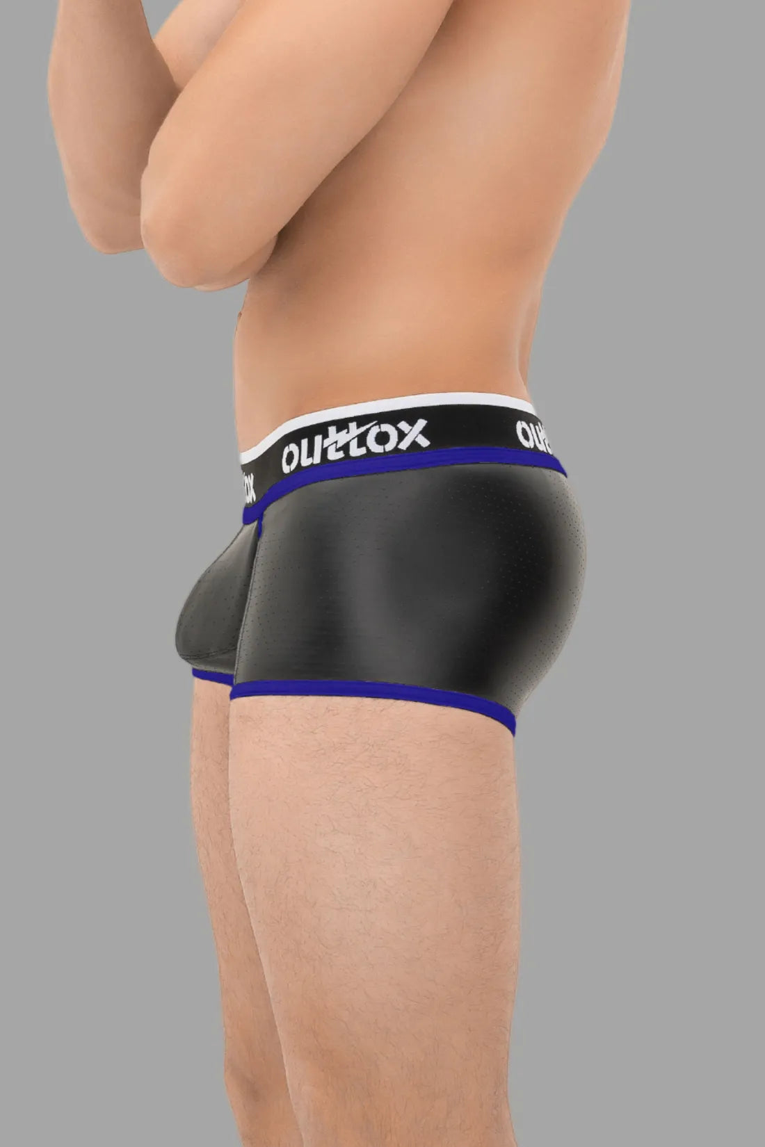 Outtox. Gewickelte Shorts mit Druckknopfverschluss. Schwarz und Blau