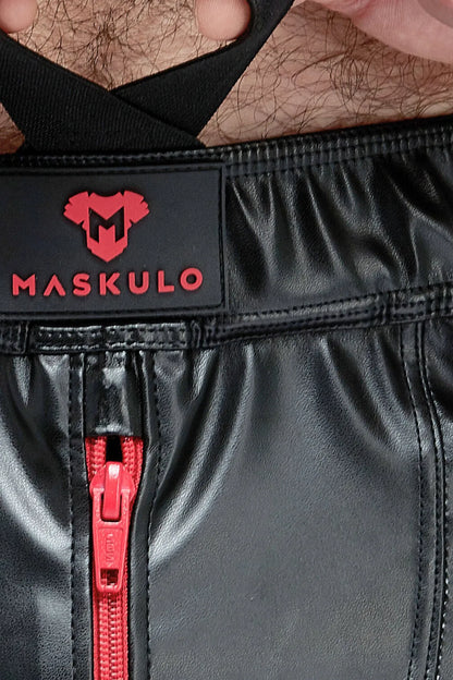 Skulla. Joggingshorts aus Kunstleder. Schwarz+Rot